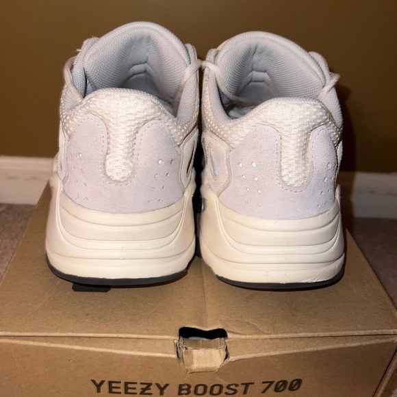 Yeezy 700 Analog Size 11.5 - Picture 2 of 16